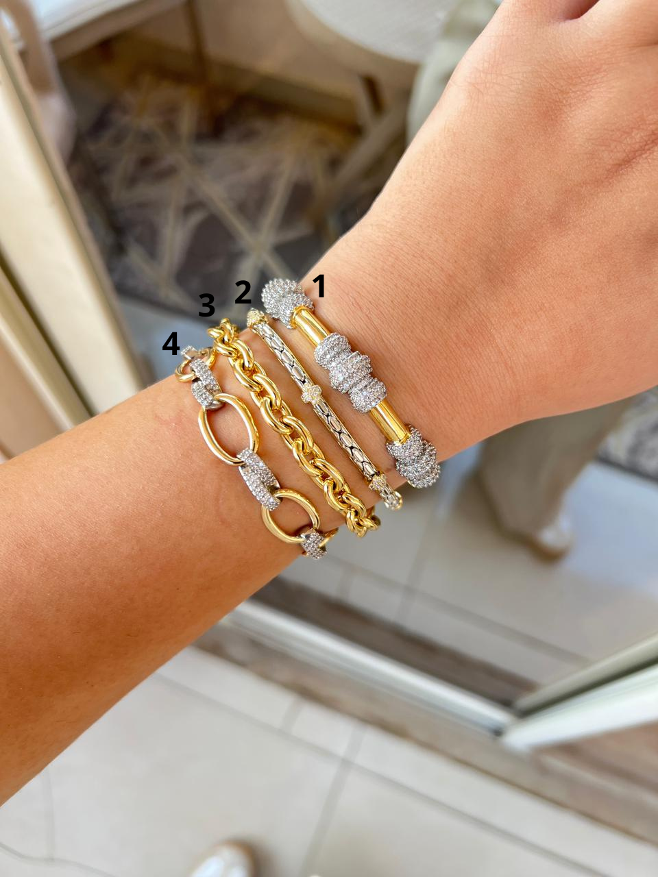 bracelet & bangle