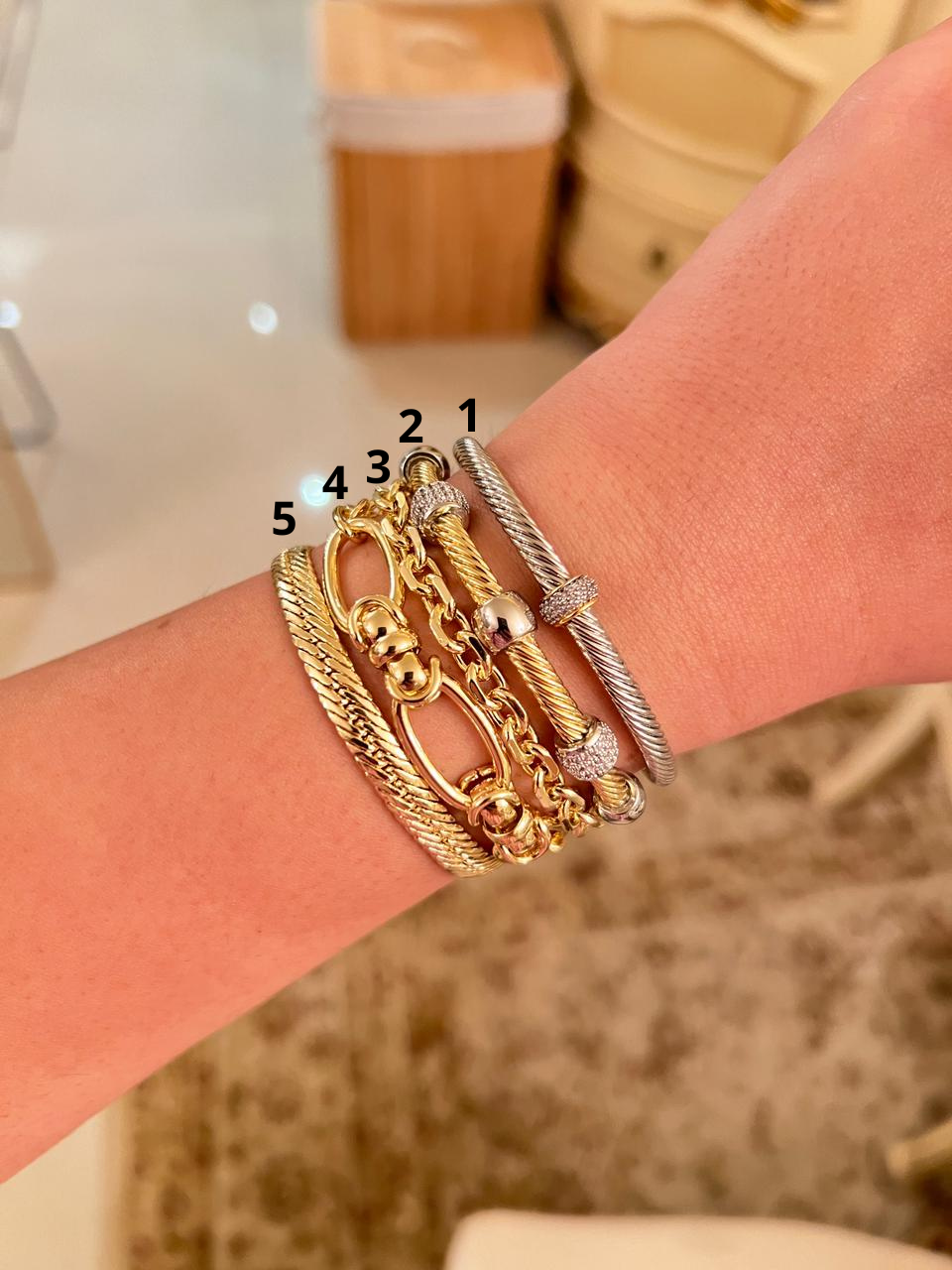 Bracelet & Bangle