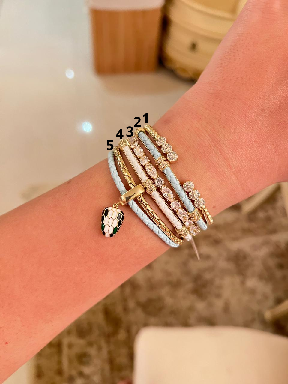 Bracelet & Bangle