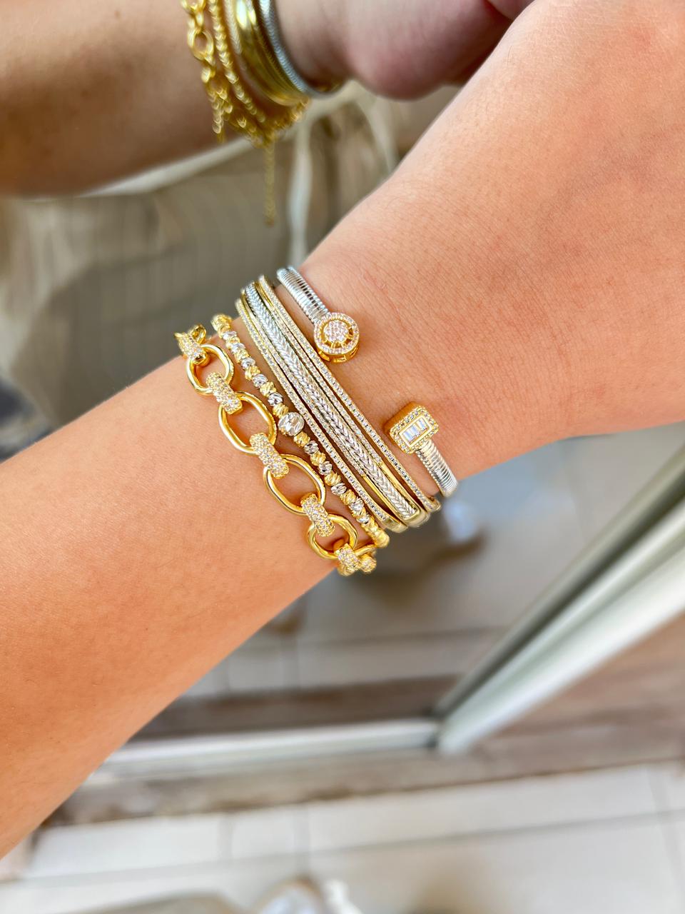 bracelet & bangle