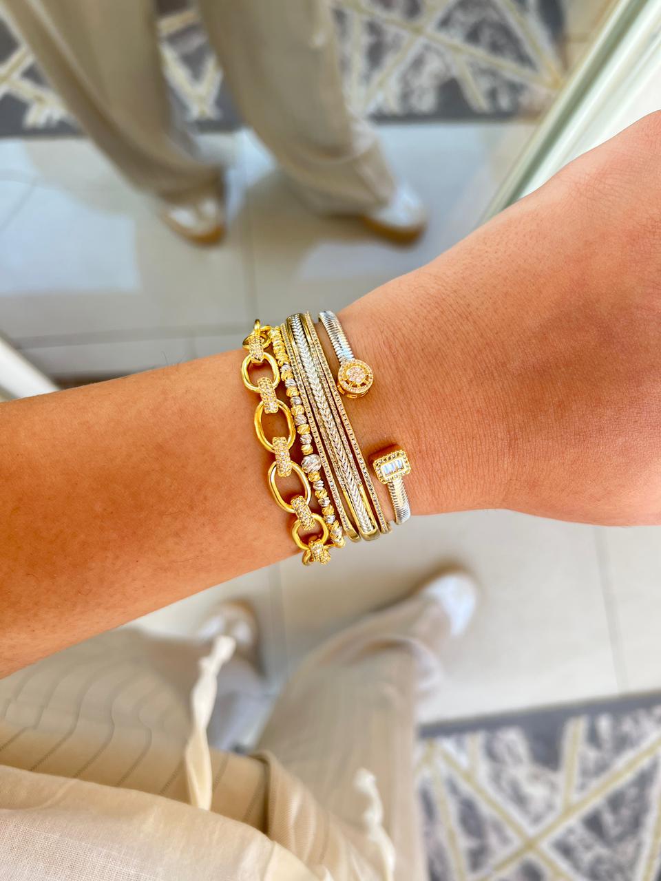 bracelet & bangle