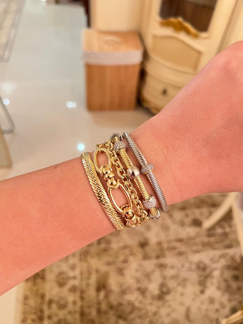 Bracelet & Bangle